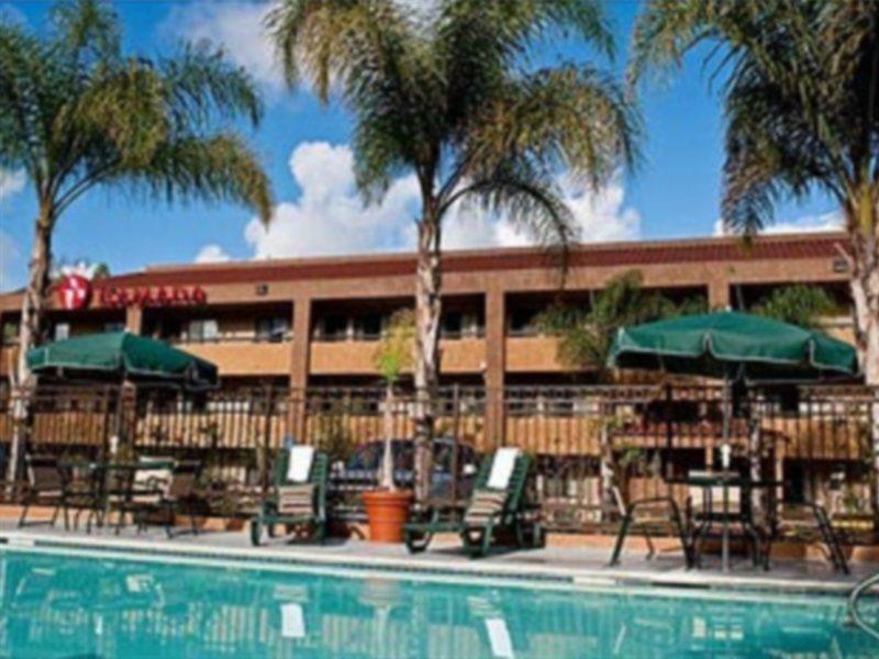 Motel 6 San Diego - Mission Valley Экстерьер фото