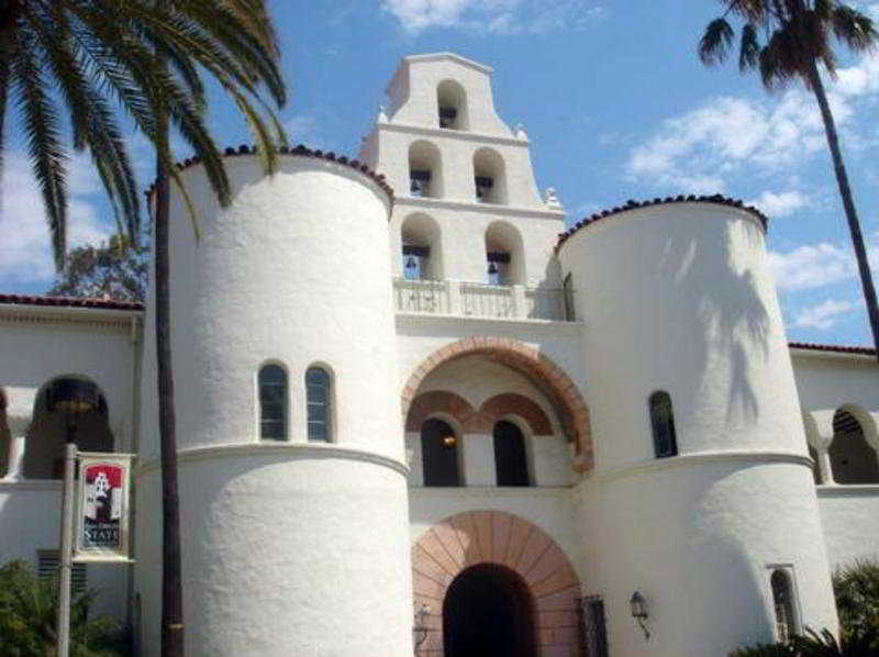Motel 6 San Diego - Mission Valley Экстерьер фото