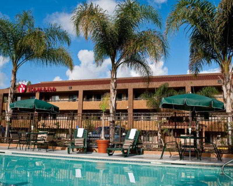 Motel 6 San Diego - Mission Valley Экстерьер фото